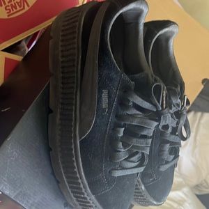 Puma Fenty. Wear 7/10. Insoles are missing size 9.5. (I usually wear a 10)